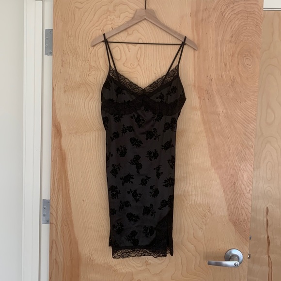 Black Motel body con dress with rose detail - Picture 1 of 5